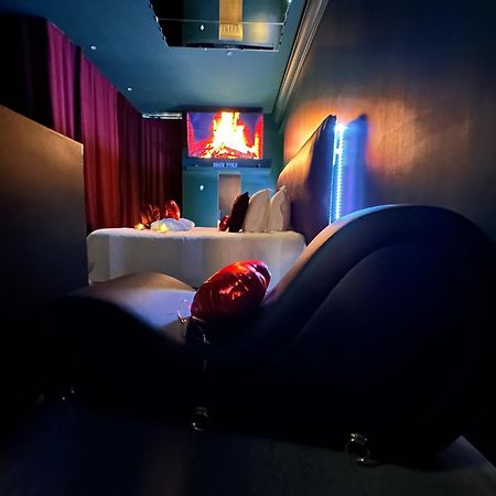 Mieuxqualhotel Jacuzzi Privatif Velvet Desire Bordeaux Zewnętrze zdjęcie