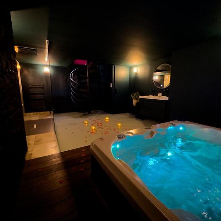 Mieuxqualhotel Jacuzzi Privatif Velvet Desire Bordeaux Zewnętrze zdjęcie