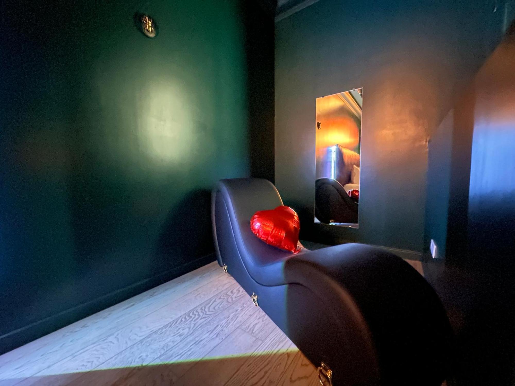 Mieuxqualhotel Jacuzzi Privatif Velvet Desire Bordeaux Zewnętrze zdjęcie